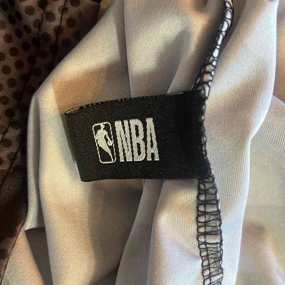 NBA Official Basketball Men's Medium Pullover Long Sleeve Tee Black Tone - Picture 5 of 8